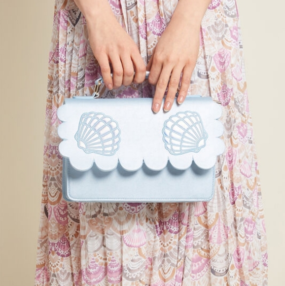 Modcloth Handbags - NEW Modcloth Banned Apparel Seashell Beach Purse